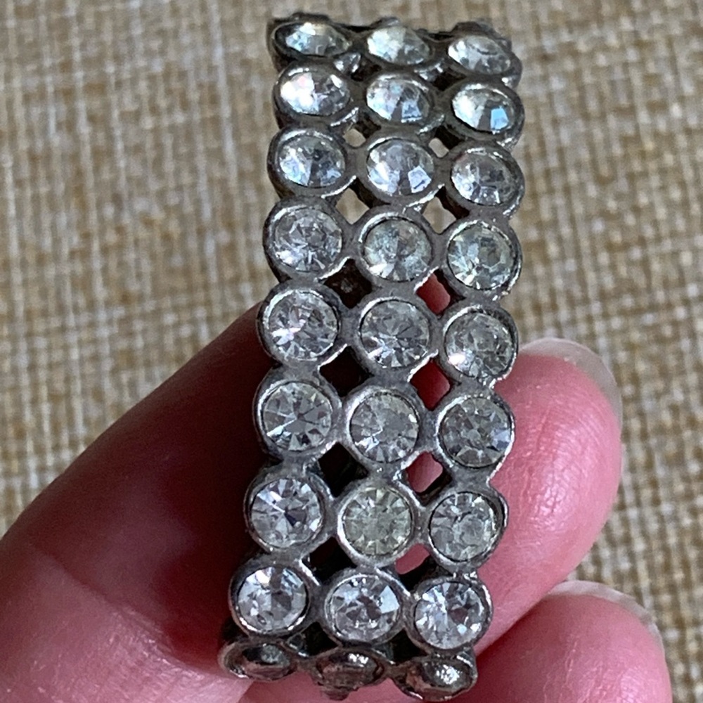 Vintage unsigned brooch. May be Juliana or Kramer. Downton Abbey style.